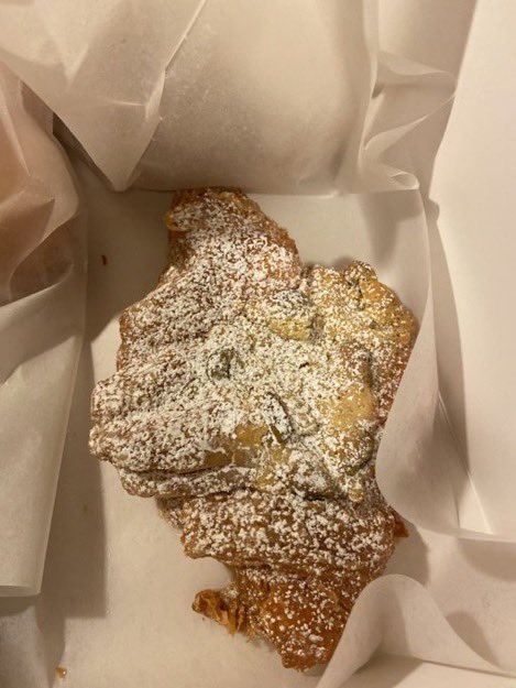 painter488's tweet image. A pistachio croissant for a little break time treat !