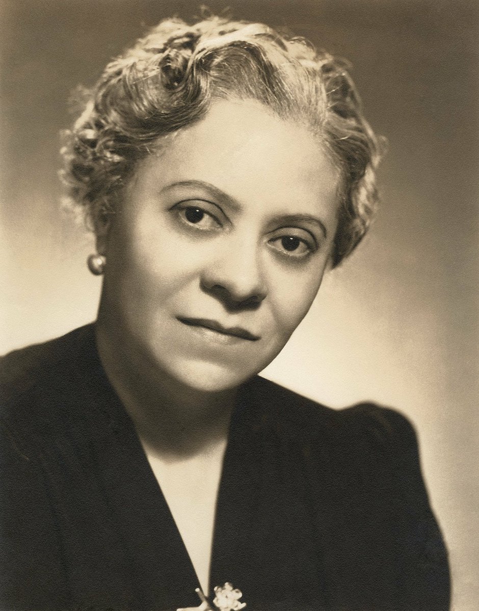 jimatmfiles's tweet photo. Florence Price was the first African-American woman to have her music played by a major orchestra. She also composed for piano solo, and released this week is a new recording of her Piano Sonata in E minor, played by pianist Clipper Erickson. More... https://t.co/fVaTTpAs8F https://t.co/t2aBzbDnxo