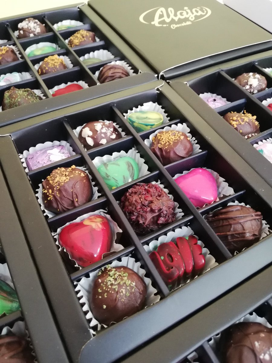 alajachocolate's tweet photo. ✨San Valentín sabe mejor con  🍫 Bombones y trufas artesanales de @alajachocolate
un detalle elegante para decir te amo sin palabras 💝
🎁 Regala amor, regala chocolate
#AlajaChocolate #SanValentín
#AmorEnChocolate #RegalosConSentido
#ChocolateArtesanal #DetallesQueEnamoran https://t.co/LbfTgMhQxl