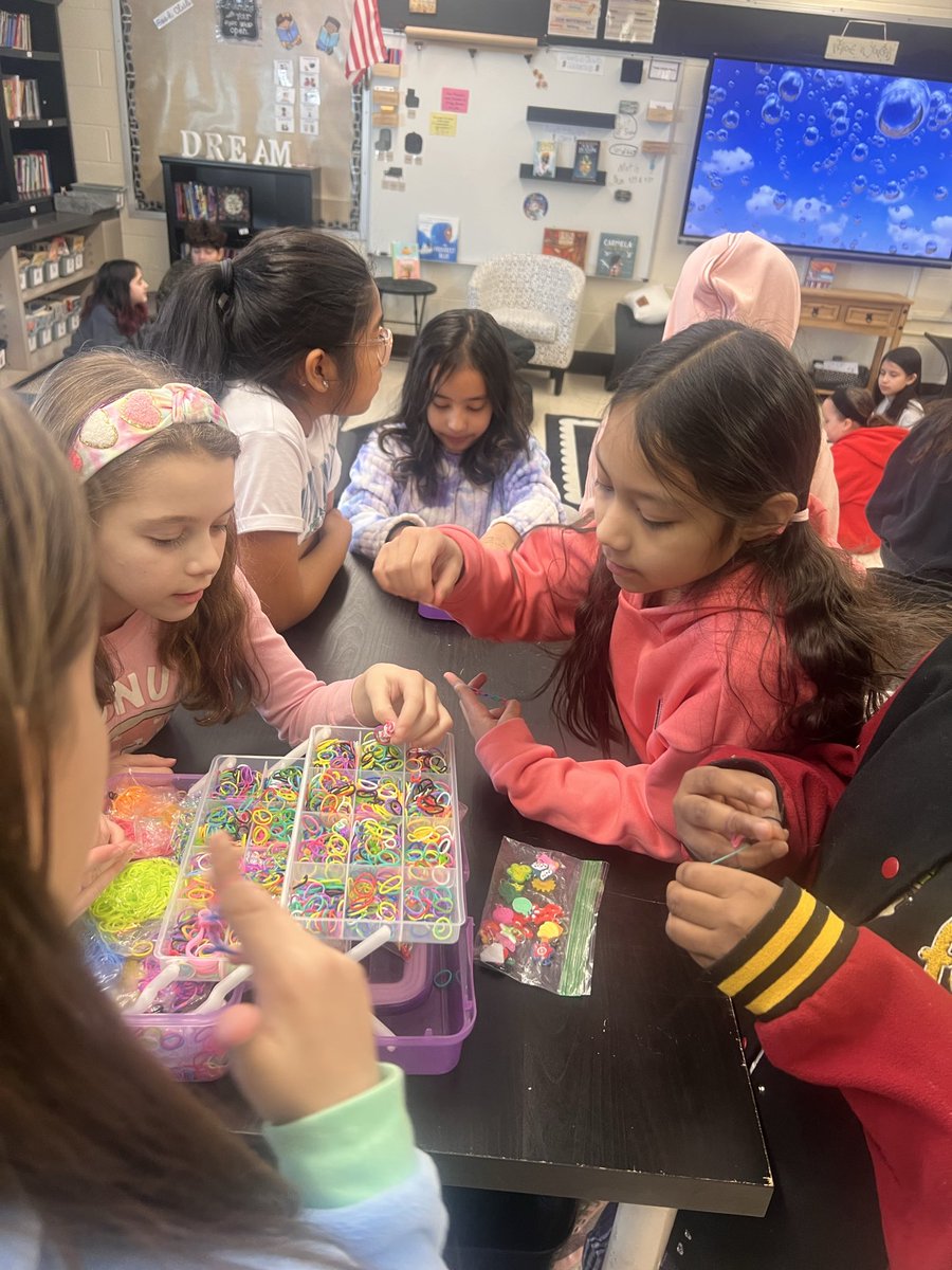 cresteach201's tweet photo. Cooperation, fairness, communication and teamwork continue #SuccessAtCRES https://t.co/4UNnUb1ayM