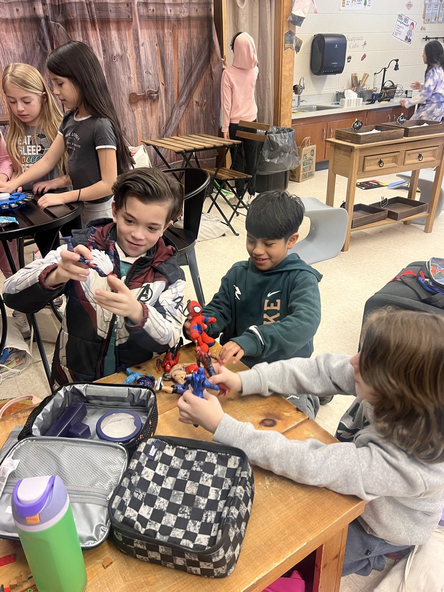 cresteach201's tweet photo. Cooperation, fairness, communication and teamwork continue #SuccessAtCRES https://t.co/4UNnUb1ayM