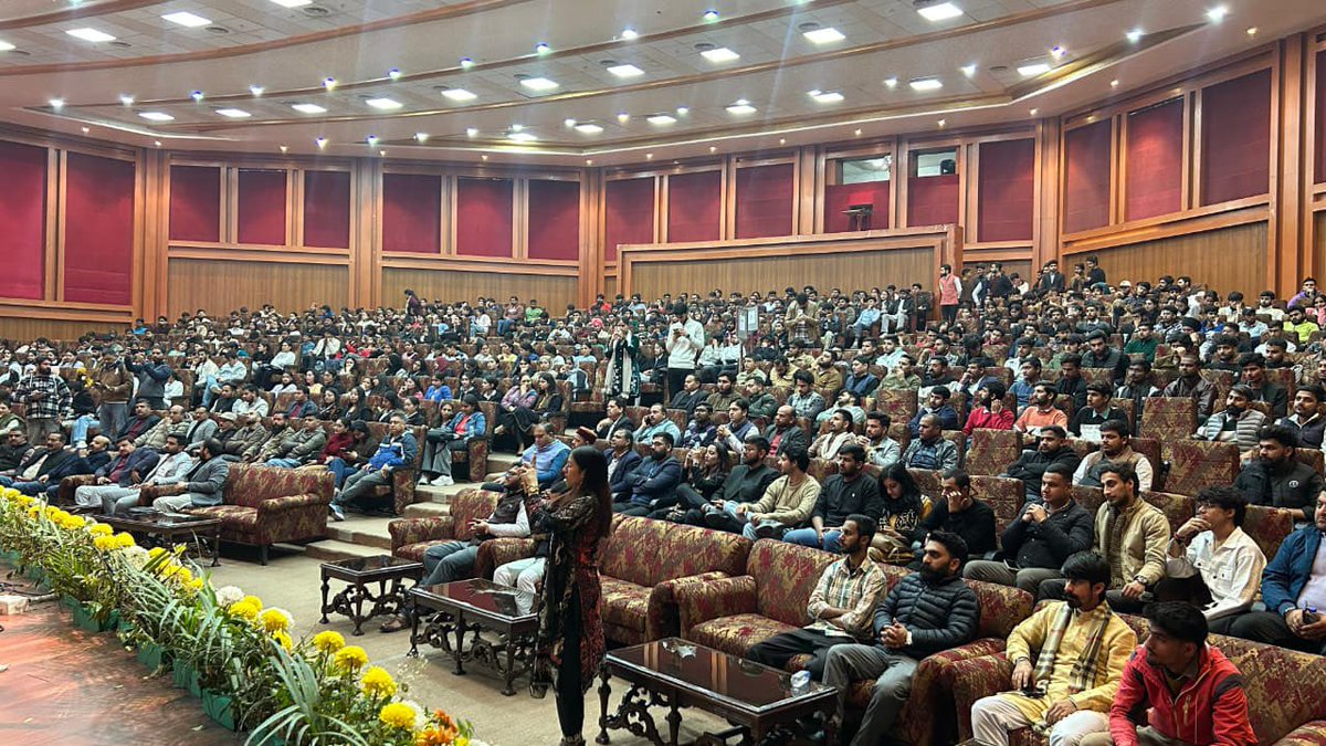 iGauravAttri's tweet photo. विद्यार्थी सेवा एजुकेशनल ट्रस्ट द्वारा प्रा. यशवंतराव केलकर जी के जीवन पर आधारित अभिवाचन कार्यक्रम “प्रिय केलकर जी” का आयोजन किया गया https://t.co/OTk65juN8D