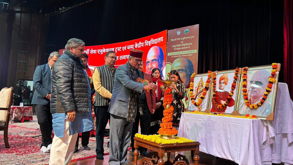 iGauravAttri's tweet photo. विद्यार्थी सेवा एजुकेशनल ट्रस्ट द्वारा प्रा. यशवंतराव केलकर जी के जीवन पर आधारित अभिवाचन कार्यक्रम “प्रिय केलकर जी” का आयोजन किया गया https://t.co/OTk65juN8D