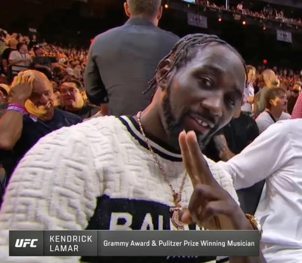 MC_60sGang's tweet image. Sometimes I legitimately ask myself does Kendrick Lamar actually exist or is he just a concept created by old white media? 😂 This proves the white media glazing Kendrick is purely performative they don't even know what he looks like.