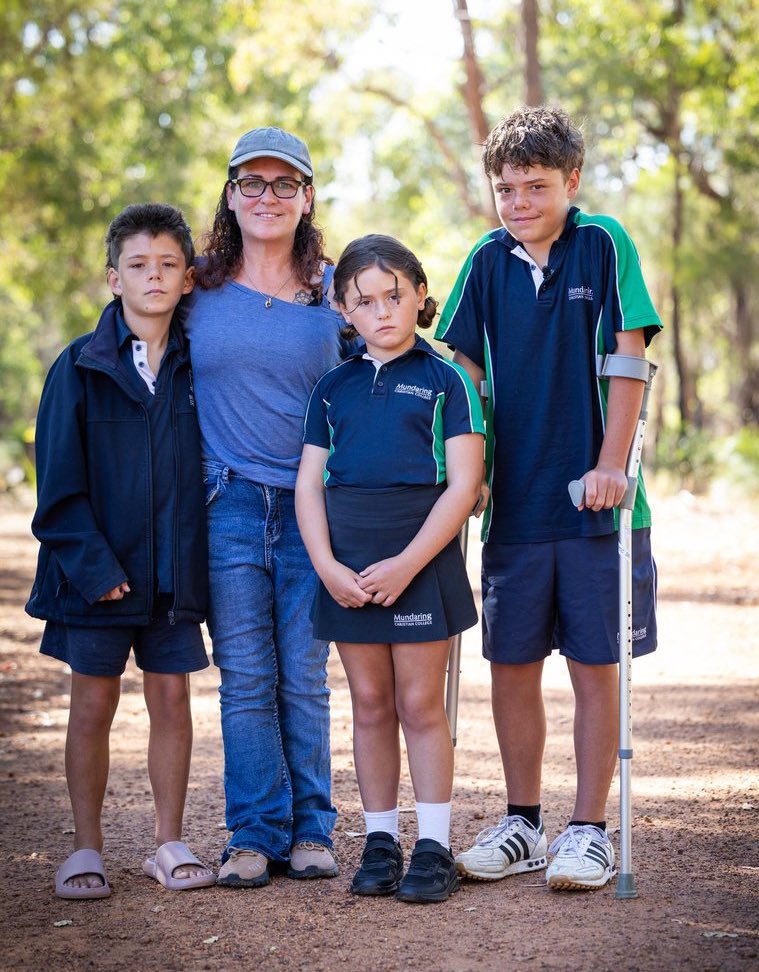 Sachinettiyil's tweet image. "I don't think it was actually me [swimming]... It was God the whole time. I kept on praying, kept on praying. I said to God, 'I'll get baptized.'"

Austin Appelbee, a 13-year-old boy from Perth, Western Australia, heroically swam about 4 km through rough seas for four hours to…