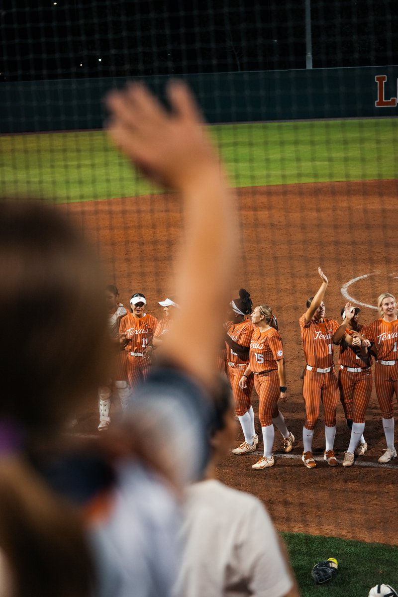 TexasSoftball's tweet photo. Happy National Girls &amp; Women in Sports Day🤘🫶

#HookEm https://t.co/tXdI6LXHOc