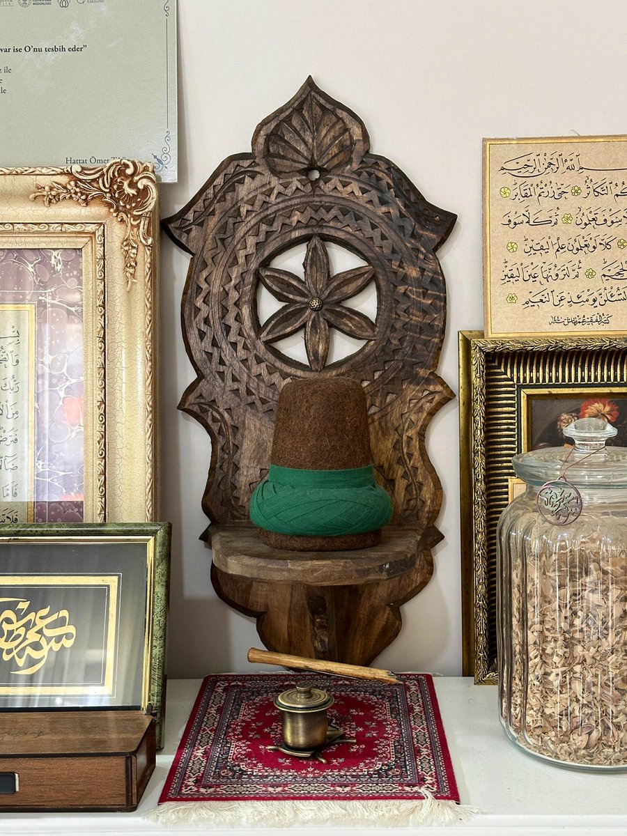 Benden güzel hat masası olması azıcık kıskandırıyor da neyse 🥲😒