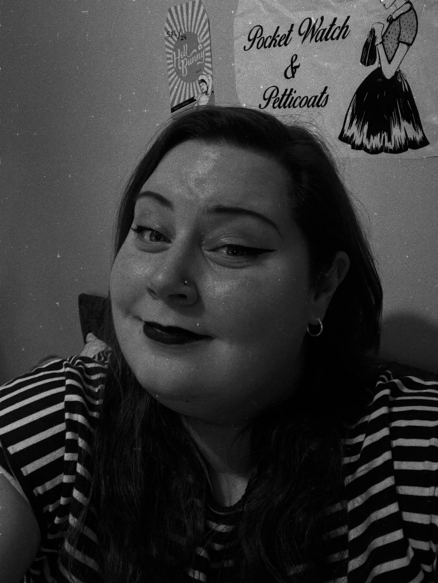 steph_felton's tweet photo. Already for my gig tonight at the Dengie Club! 🙂 x #gig #freelance #singer https://t.co/CaAmKJlzXl