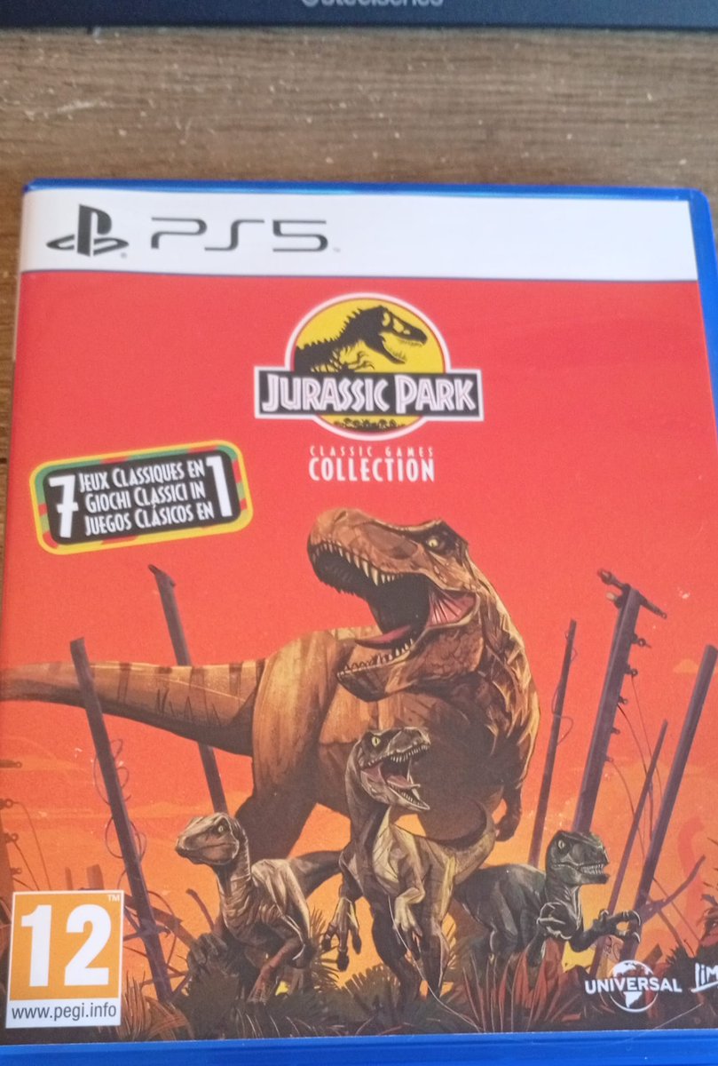 hoy me ha llegado esta maravilla de recopilatorio de juegos de jurassic park que han salido en las consolas de 8 bits, 16 bits y de game boy.