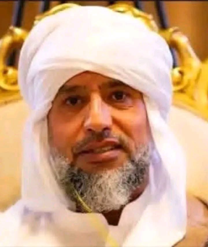 آخر القوميون العرب

من الإنصاف القول إن القومية العربية حلم كبير وُلد في فترة تاريخية قاسية. قادتها أتوا من صميم الشعب ومن أدق تفاصيله، وحملوا فكرة أكبر من حجمهم، ففشلوا وأخطأوا كما أنهم أصابوا. 

هم ليسوا ملائكة، وليسوا شياطين.

#سيف_الاسلام_القذافي