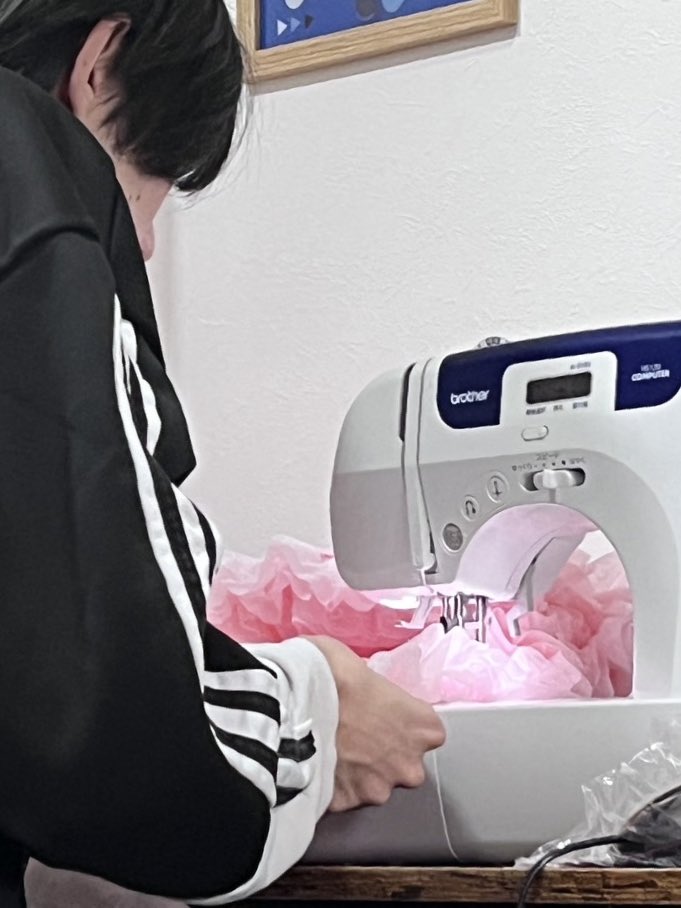 気づけば本日。情報公開です！

みなさんに楽しみを届けるために✨️
沢山準備してきました‼️

そして昨日は衣装製作。

劇団ではサイト作ったり、衣装作ったり、小道具作ったり、チラシ作ったり、らじばんだり。めっちゃ生み出します。これから僕がどんなものを生み出すのか。お楽しみに😆