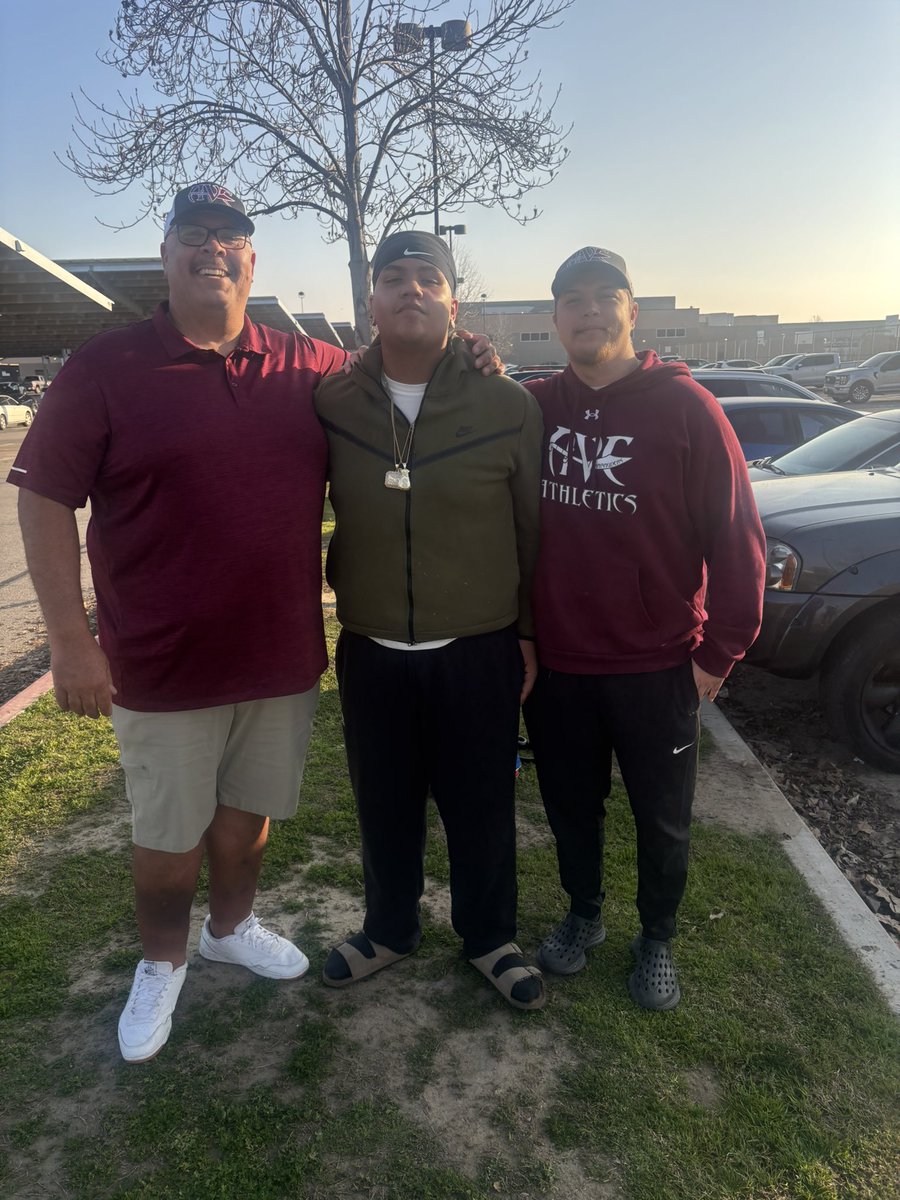 bates76jay's tweet photo. Thank you  @CoachClemonsAVC and Coach Gordan for visiting me yesterday after school.Truly a blessing https://t.co/fCiWkNieks