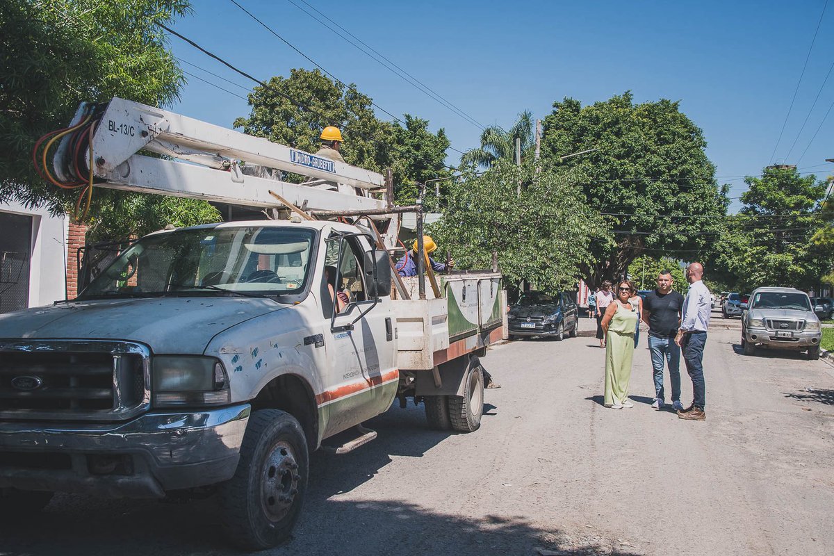 alejarod72's tweet photo. Mejoras que cuidan nuestros barrios 📍🚧💪🏽

Supervisé trabajos de mejora urbana en la zona sur de Tafí Viejo, con intervenciones concretas en los barrios UTA y Tula, orientadas a reforzar la seguridad y el mantenimiento del espacio público. https://t.co/Vin3ntkuHs