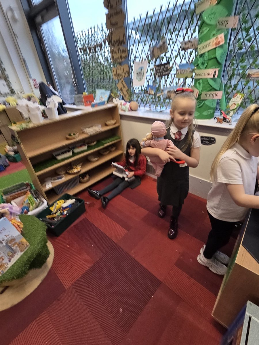 Mrs LowP1b tweet media