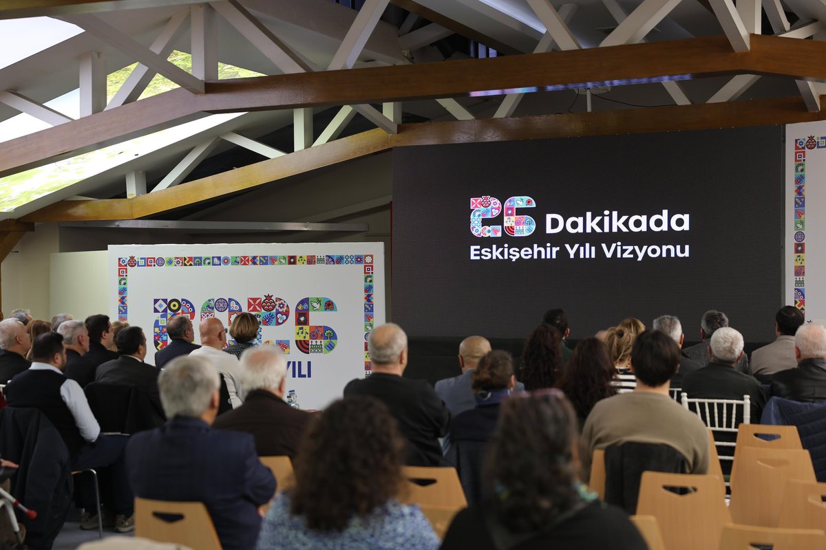 ayseunluce's tweet photo. 2026 Eskişehir Yılı hedeflerimiz doğrultusunda hazırladığımız projeleri, şehrimizde faaliyet gösteren sivil toplum kuruluşları ve hemşehri derneklerimizin temsilcileriyle ele aldık.

Karşılıklı fikir alışverişiyle zenginleşen toplantımızda, önerileri dinledik, iş birliği alanlarını değerlendirdik ve birlikte üretmenin gücünü bir kez daha hissettik.

Eskişehir’imizin gelişimine katkı sunan tüm STK ve hemşehri derneği yöneticilerine katılımları için teşekkür ediyorum.

#2026EskişehirYılı