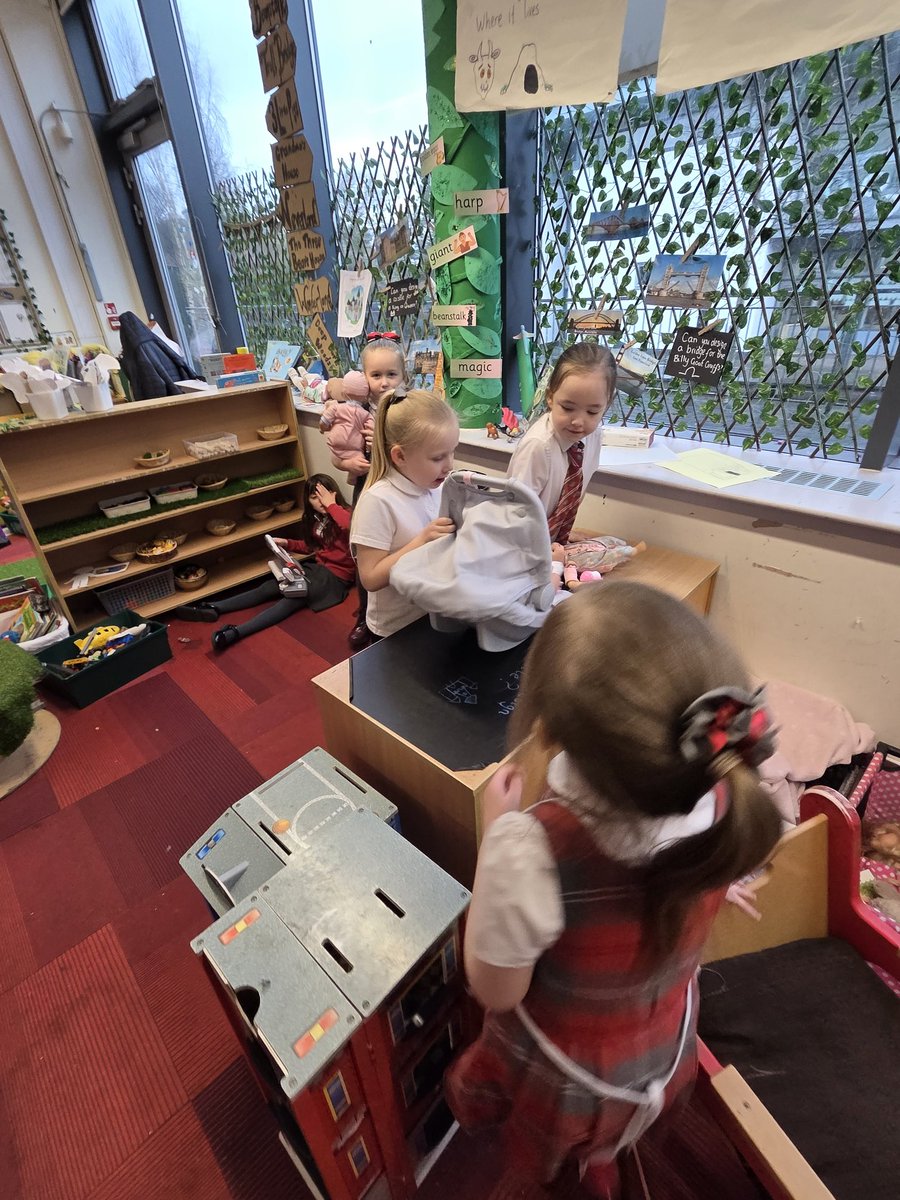 Mrs LowP1b tweet media