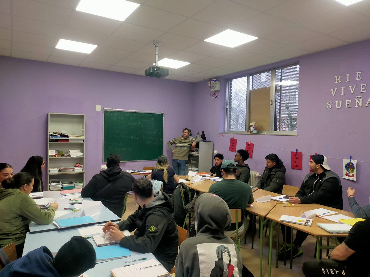 Comenzó en #Ponferrada el Curso de Operaciones básicas en montaje y mantenimiento de instalaciones solares fotovoltaicas, que hacemos en colaboración con <a href="/FundacionEndesa/">Fundación Endesa</a> 
  15 alumnos y 474 horas de formación, 80 prácticas, para mejorar la empleabilidad de los participantes