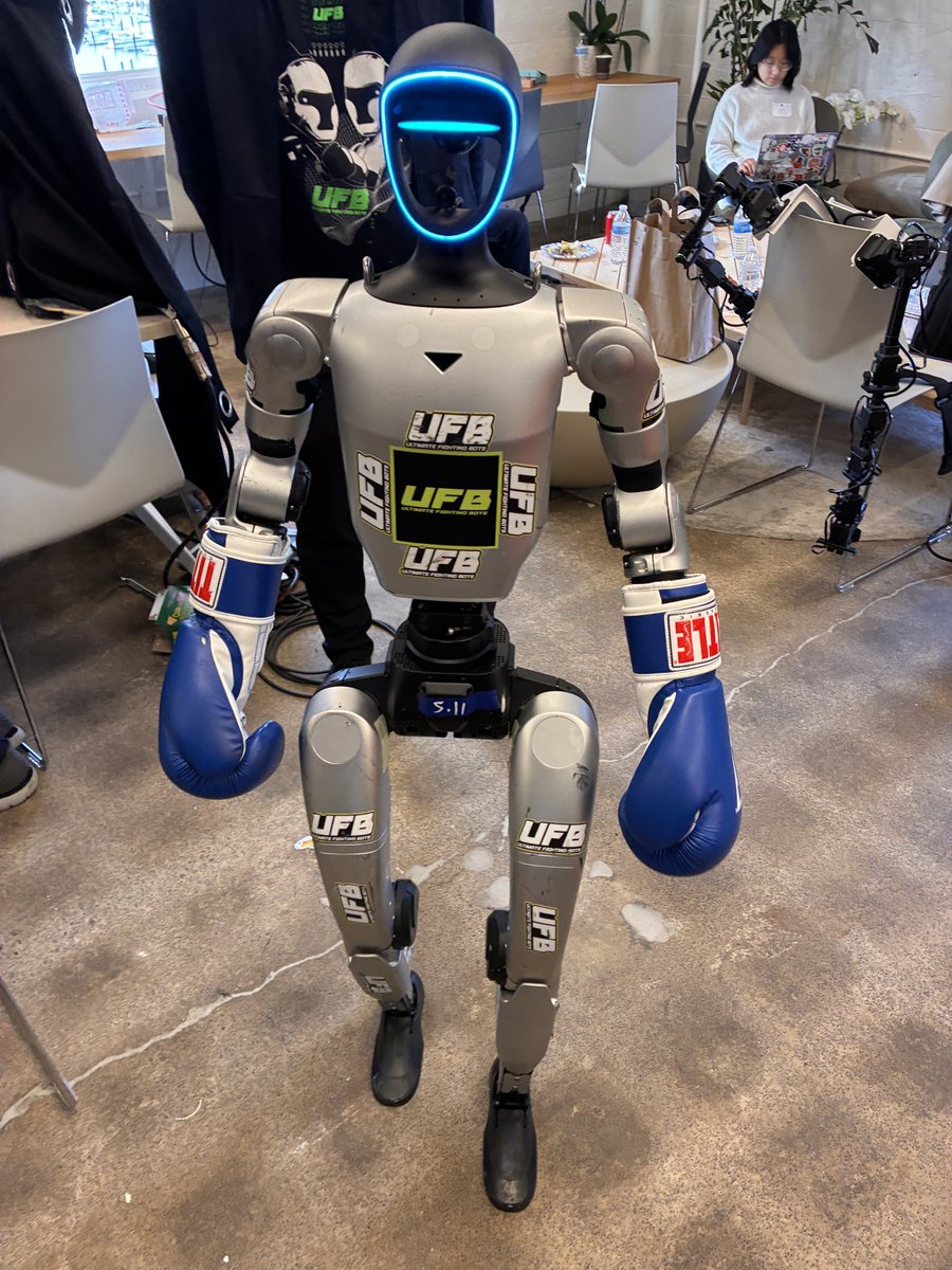 Last weekend, I had the pleasure of taking part as a judge in a Physical AI hackathon that recorded over 800 registrations. 

<a href="/activeloop/">Activeloop</a> supported the event by providing Deep Lake, its GPU-based multimodal database, enabling high scalability and low latency for the development