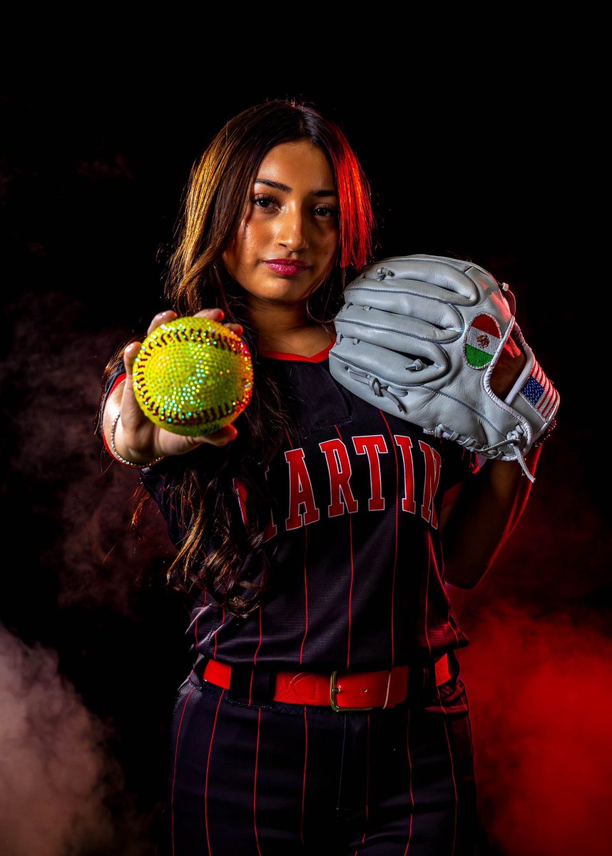 giulissaalvarez's tweet photo. 1st scrimmage: shaking off rust but well played. 1-2 at bat, played 2B and Pitched 2 innings, 3Ks 
#gmoneyclutch3 @TopPreps @CoastRecruits @D1Softball @D1ProScouts 
@UncommittedUTR 
@LamarSoftball @MercadoAcademy @UTAMavsSB @UTSASoftball https://t.co/IlNRxP9XdH