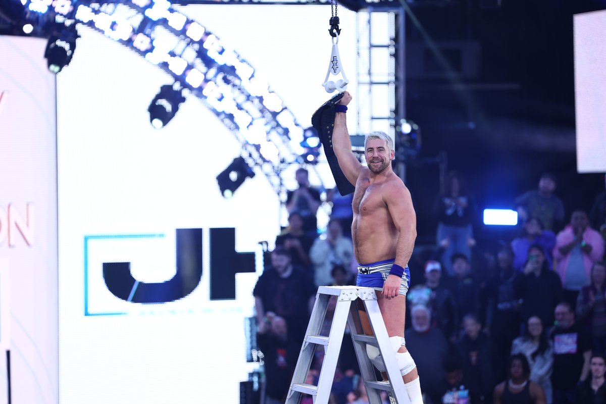 The CW Sports tweet media