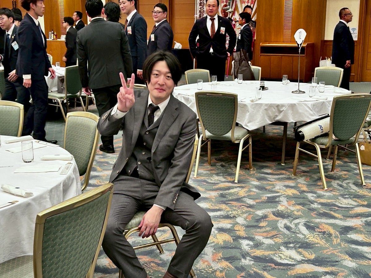 ebetsu_jc's tweet photo. ①【江別青年会議所メンバー紹介】
②【氏名】三上康隆(みかみ　やすたか) 34歳
③【会社名】パテラ整骨院
④【役職】事務局長
⑤【JCの抱負】
今年度、事務局としてメンバーを陰ながら支えていけるよう頑張りたいです。
⑥【プライベートの抱負】
子育てがんばります https://t.co/T7bcqucsgD