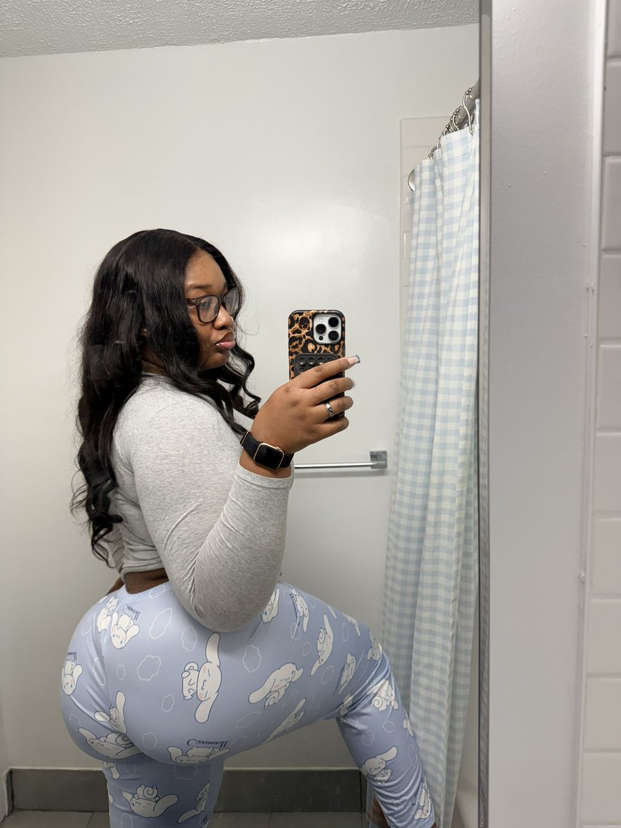 ItsRiyma's tweet image. I got new Jammies 🩵🐰