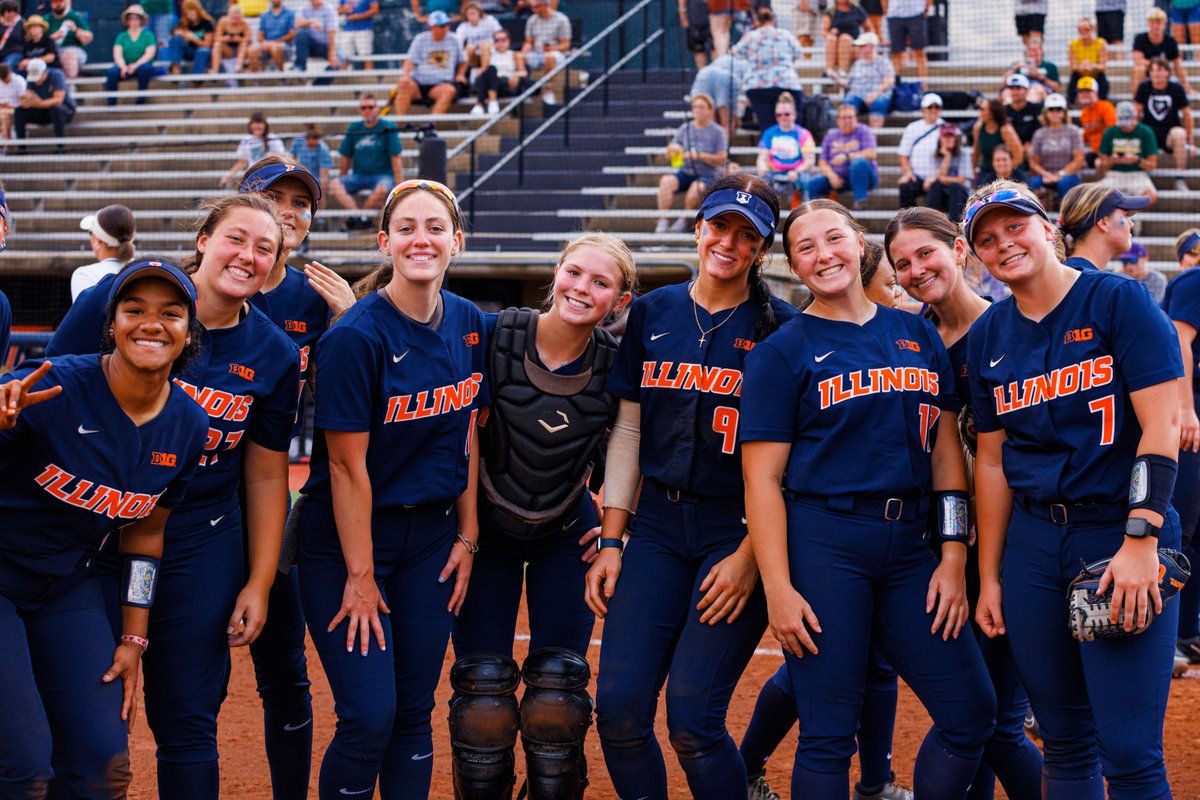 Illinois Softball tweet media