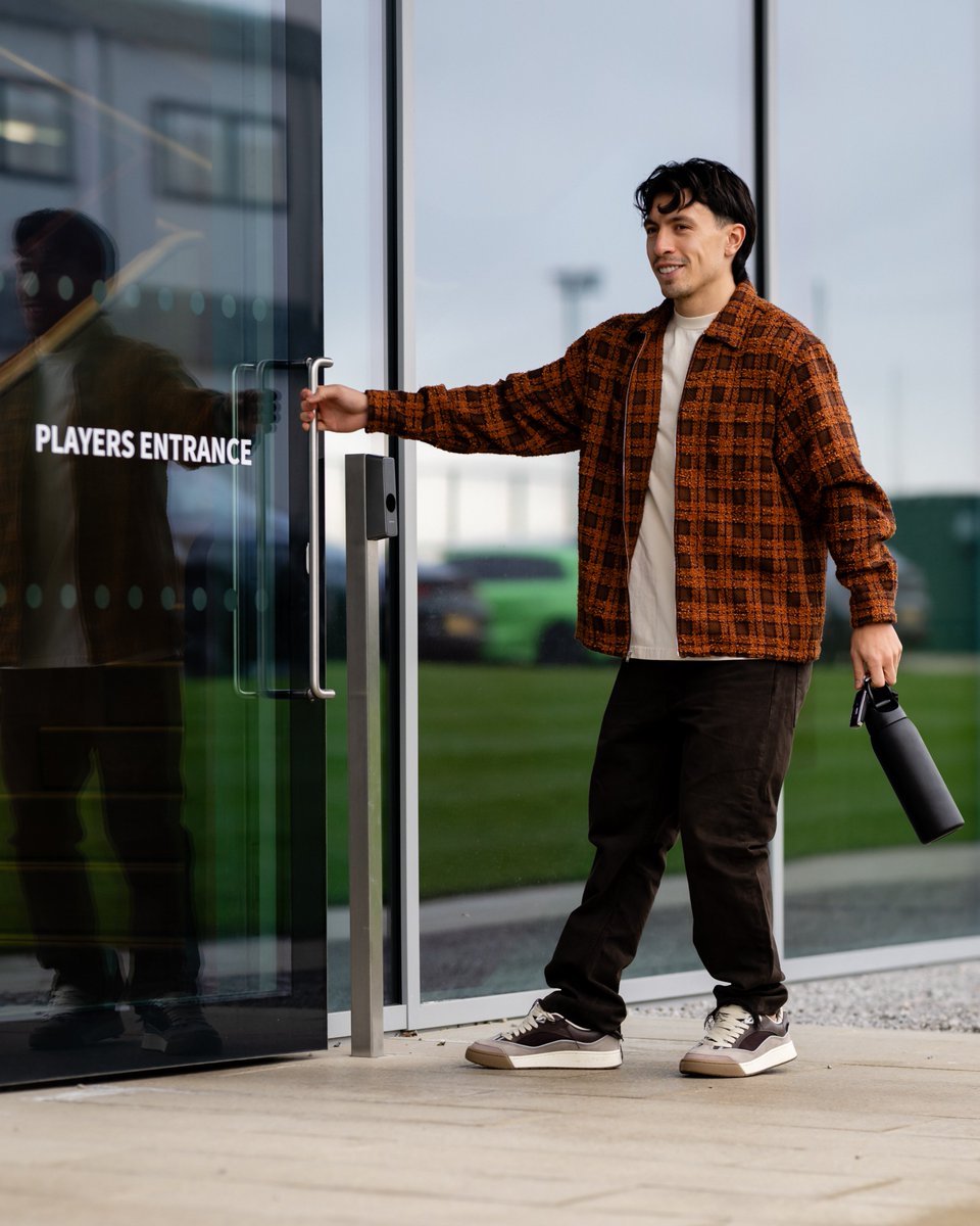 ManUtd's tweet photo. 📍 Carrington. https://t.co/F9xLkghGjI