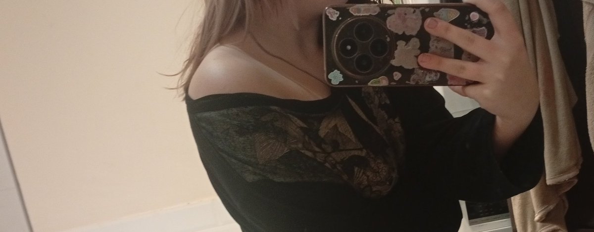 cicatemeto's tweet photo. do i actually look bmi 22 i want to die. https://t.co/si2kO8UQzB