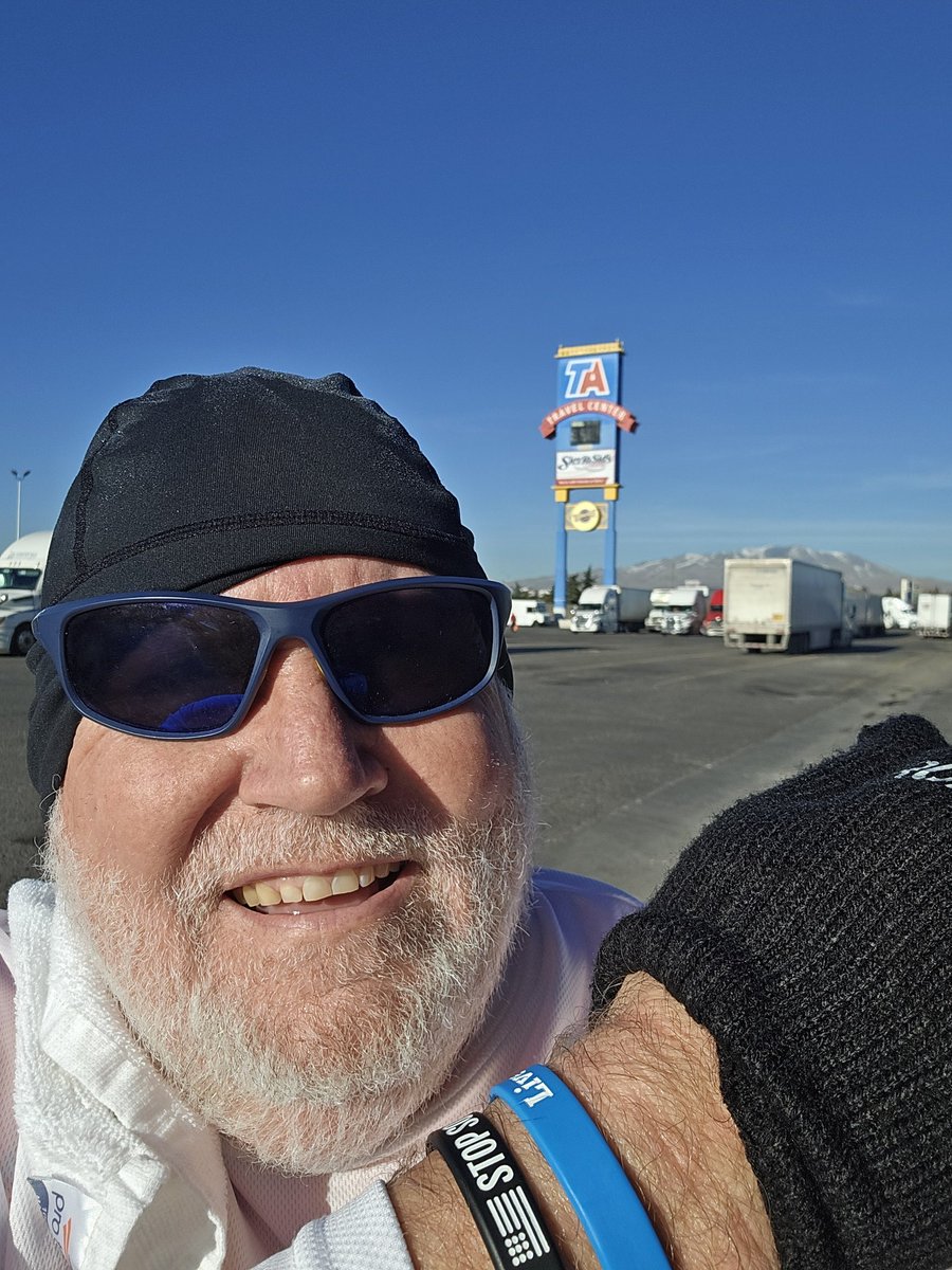 LeeReno66's tweet image. Back at it, awesome run before I truck north 

#milesformike #livelikejustin 
#strava #garmin