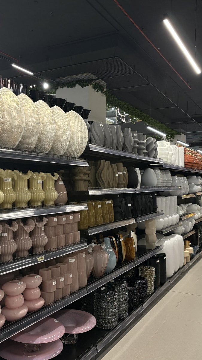 console and home decor shopping 😋