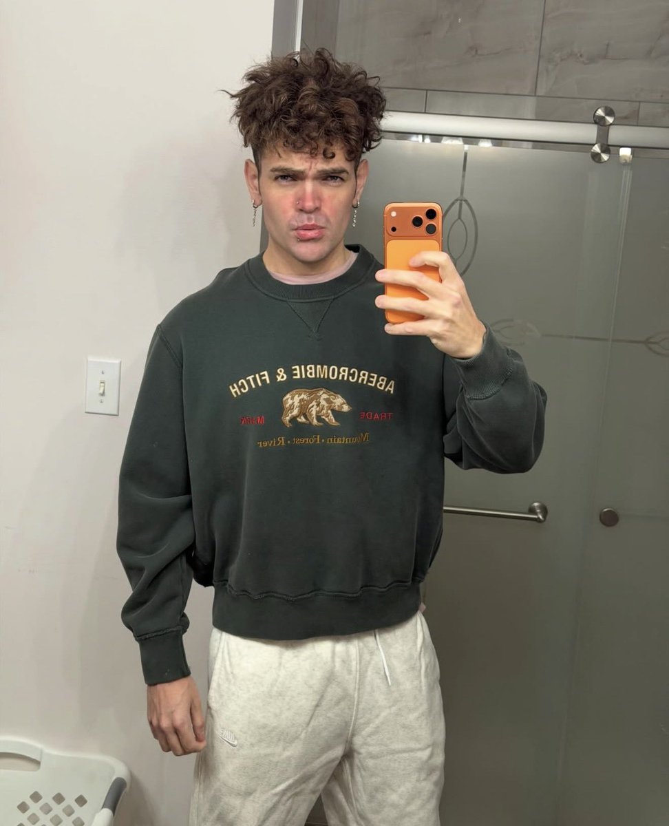 .<a href="/realDonaldTrump/">Donald J. Trump</a> do something man