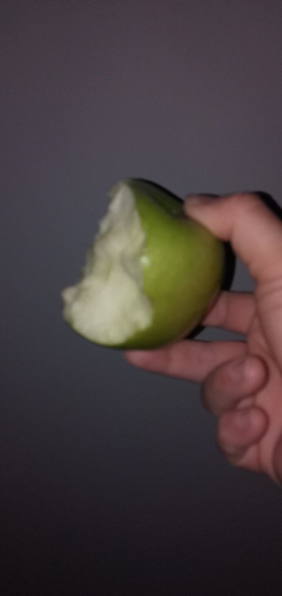 CG_FrogTony's tweet photo. Late and apple posting!
#AppleGate https://t.co/Y0QLX8xs26