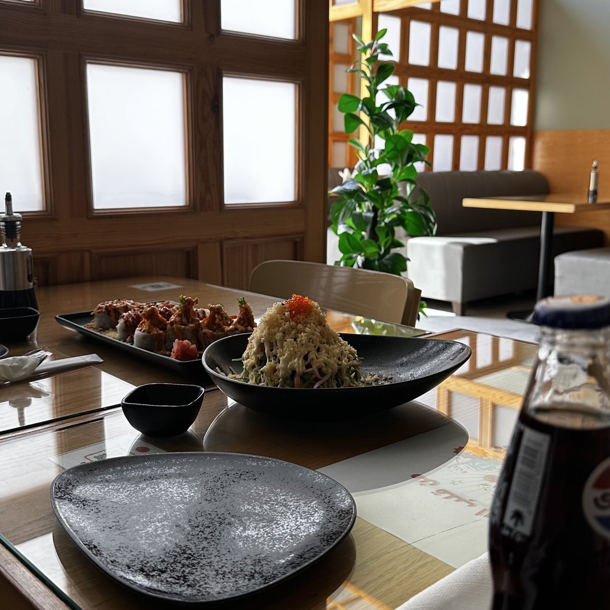 LE89_'s tweet image. February 2026 
بدأت تجهيزات التخرج 🎓