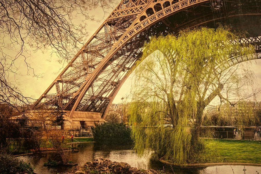 joancarroll's tweet image. Eiffel Tower Paris Footprint Vintage buff.ly/2xffneV #paris #france #eiffeltower #tower #vintage #travel @joancarroll