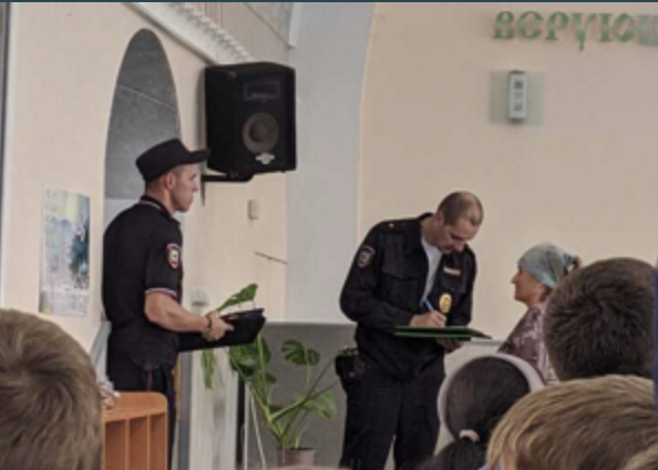 🇷🇺🇺🇦 Russian police and military are intensifying raids on Christian worship in occupied eastern Ukraine. 

Armed officers stormed Sunday services, recorded attendees, and questioned Pastor Vladimir Rytikov for refusing to register under Russian law. 

Similar raids hit churches