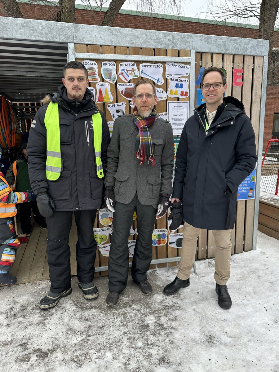 Adam Becker tweet media