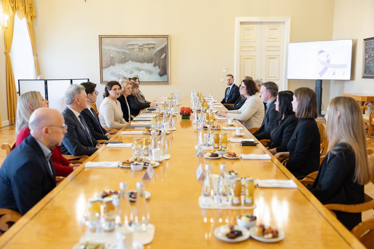 Pres_Office_LT's tweet photo. On Wednesday, a roundtable discussion entitled “Cancer Prevention – the Best Way to Save Lives” was held at the President's Palace.

Greeting the Minister of Health &amp; public health experts, the First Lady stressed that cancer prevention must be accessible to the entire population https://t.co/4sQz05kEs5