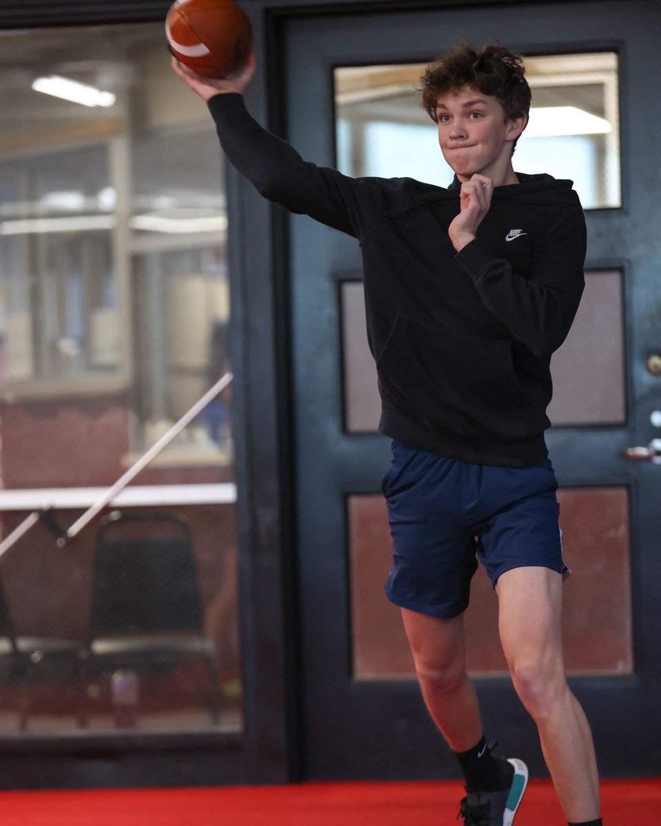 612 Quarterbacks tweet media