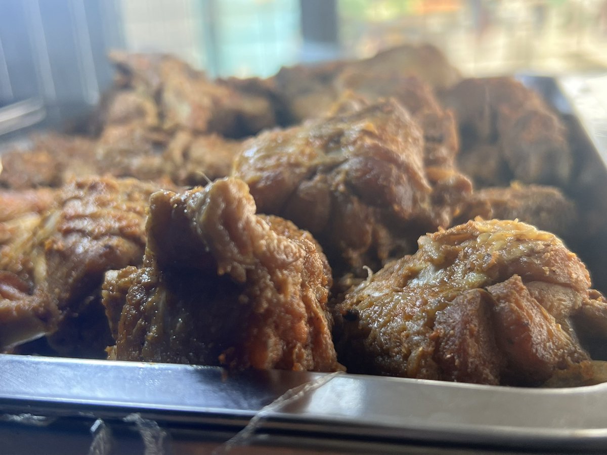 Yummybottompot's tweet photo. Food available from Monday - Saturdays, 9am - 7pm for as low as 2,000 per plate. 
Location: Bariga, Lagos.
Send a dm of call 07076315055 or 08165570782 to place your orders. 🙏 #Foodie #foodinlagos #foodvendorinlagos #restaurantinlagos #lagosrestaurant  #Chef #Bariga #Shomolu https://t.co/1TjECuuH5i