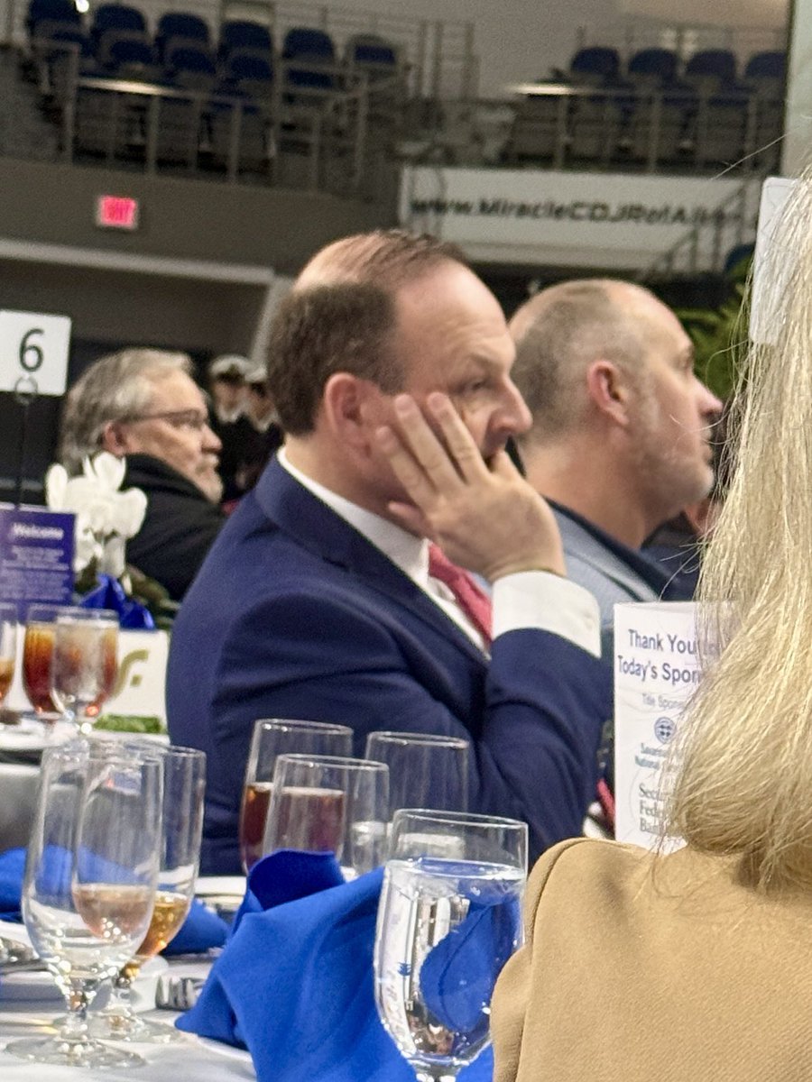 Team Evette War Room tweet media