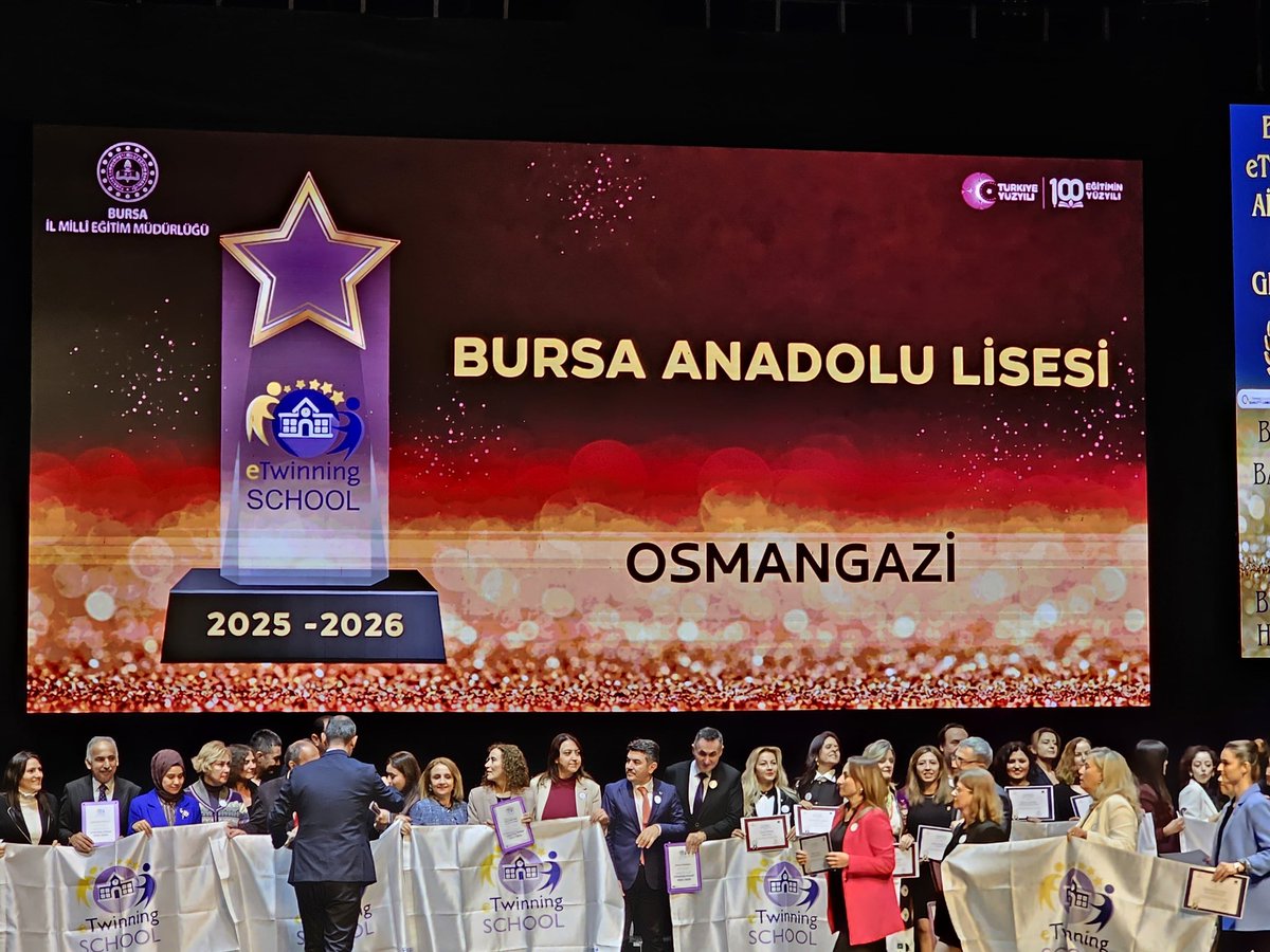 *BAL bugün;* 
eTwinning Okulu Etiketi 
 Ulusal &amp; Avrupa Kalite Etiketi
ödüllerini  teslim aldı.Bu başarıya emek veren öğretmenlerimiz
 *Müjgan Artan, Ebru Aydemir, İlke Uysal ve Ömür Serkan Ekren* ’e teşekkür ediyor,
uluslararası kalite tesciliyle yolumuza devam ediyoruz.