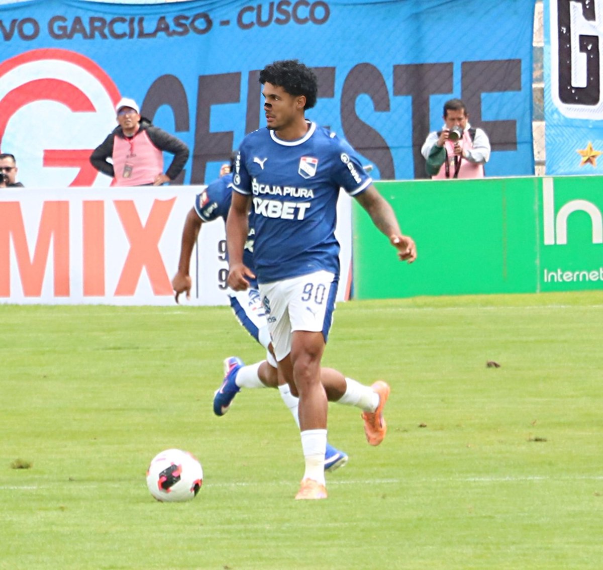 DeportDirectoTV's tweet photo. ✔️ Deportivo Garcilaso 1 - 1 Sporting Cristal.

⚽ Goles:
👉 Adrián Ascues (DG).
👉 Santiago González (SC).

🏟️  Inca Garcilaso de La Vega (Cusco). 

#deportedirecto #liga1 #deportivogarcilaso #sportingcristal @Liga1TeApuesto https://t.co/CYSxpDSBhl