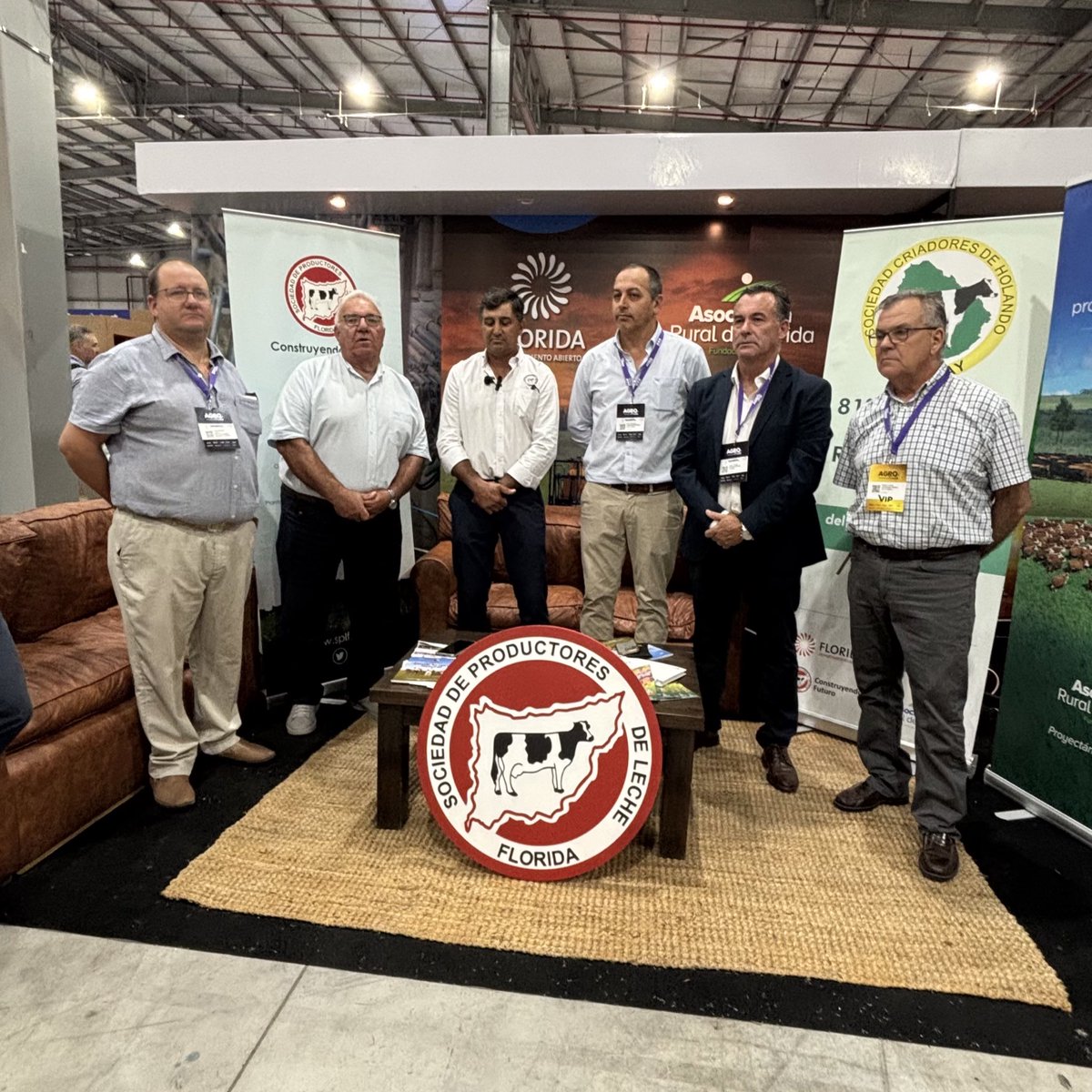 FloridaIDF's tweet image. Director de Desarrollo Sostenible @Arturo_Torres62 presente en inauguración del stand instalado junto a la Asociación Rural de Florida y @_splf en la expo Agro en Punta 2026.