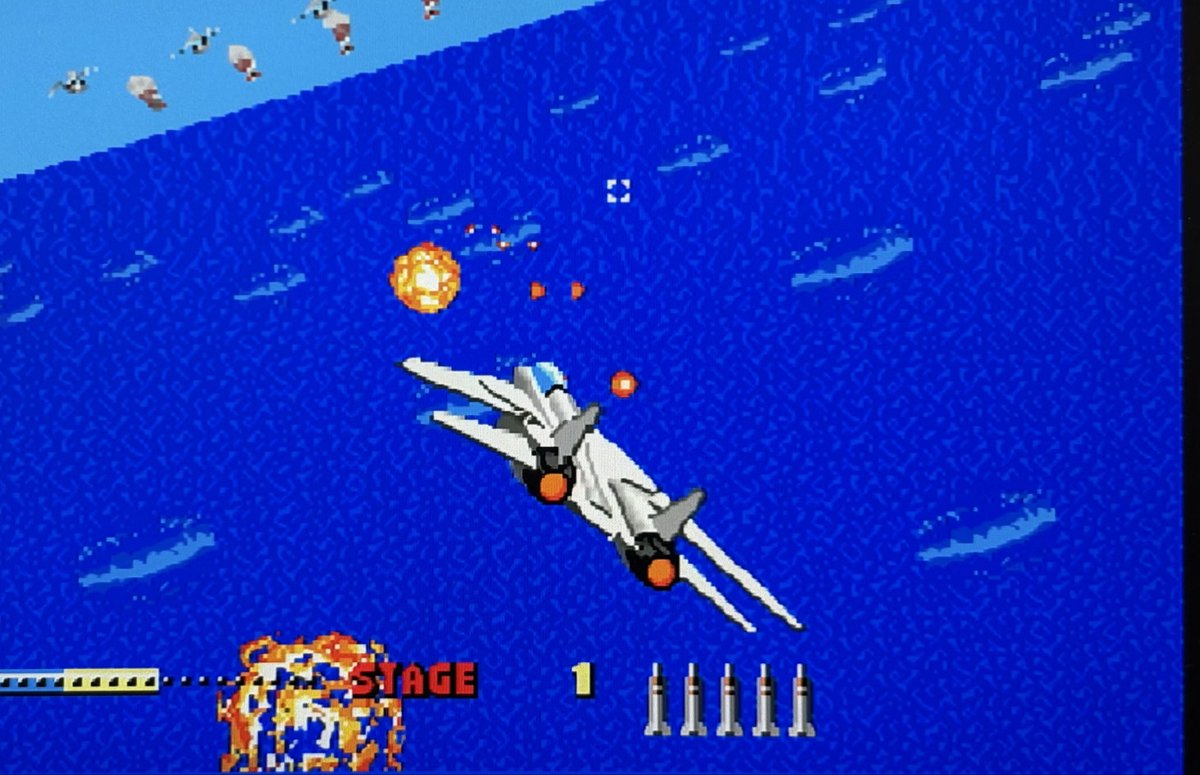 【誘導兵器・ホーミング弾】
と言えば…

★サンダーフォースシリーズ
【ハンター】
★アフターバーナーⅡ
【AIM-54フェニックス】

この2つのイメージが強いです🙇🏻
STGやACTではお世話になる武器が多いですよね😃