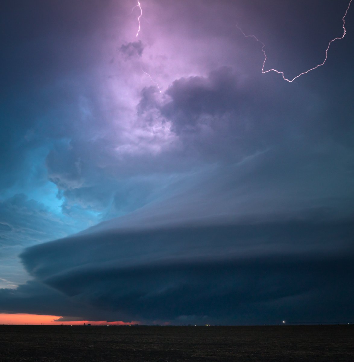 Deranphoto's tweet photo. Remembering Ulysses and Sublette, Kansas, May 21, 2020 #wxtw https://t.co/MDfThWdvzz