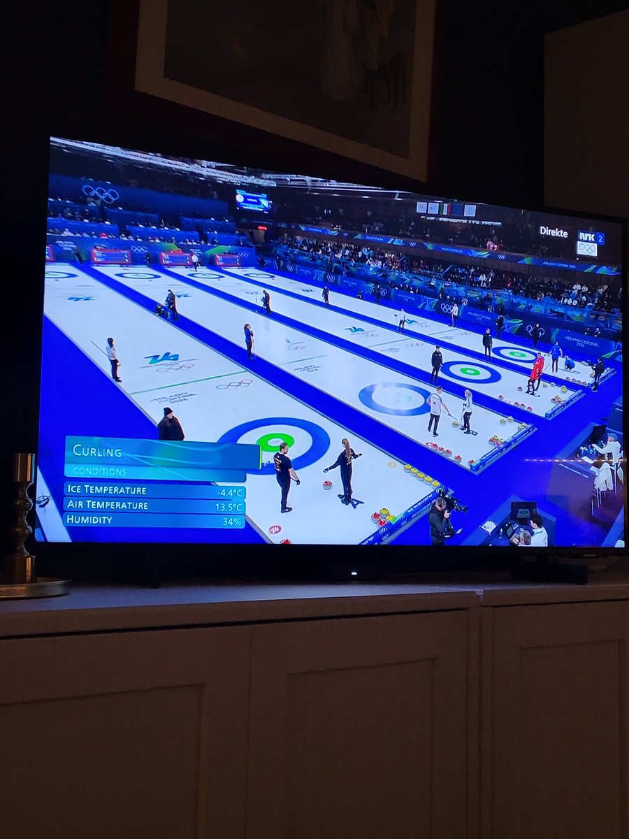 OddrunDL's tweet photo. GODT med en pause fra nyheter. 
OL er en bra ting å se på. 
Akkurat nå spiller Norge par curling, som vises på NRK2. 😉
Heia, Heia Norge! 🇧🇻🇧🇻 https://t.co/rWCq5wb0ME