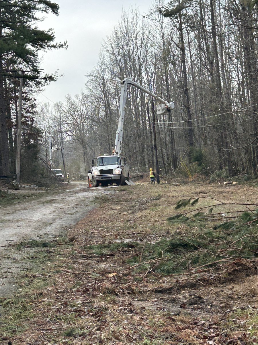 NorthEastPower's tweet photo. UPDATE - Wednesday, 2/4 - 12:15 p.m. - We are making progress. We currently have 7400 members without power. We have information about specific areas in the service territory during our evening update. Thank you for your continued patience and understanding. https://t.co/fgpmYhCJ2O