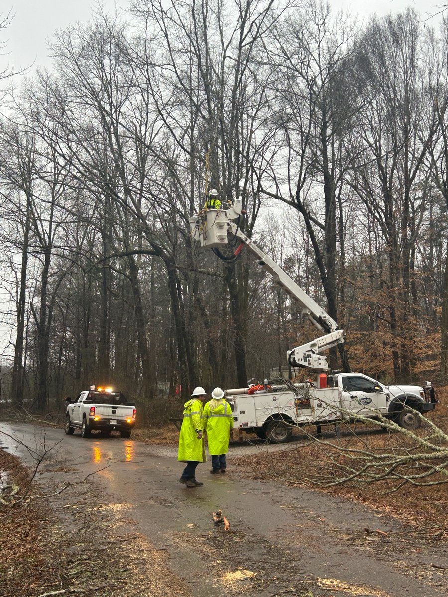 NorthEastPower's tweet photo. UPDATE - Wednesday, 2/4 - 12:15 p.m. - We are making progress. We currently have 7400 members without power. We have information about specific areas in the service territory during our evening update. Thank you for your continued patience and understanding. https://t.co/fgpmYhCJ2O