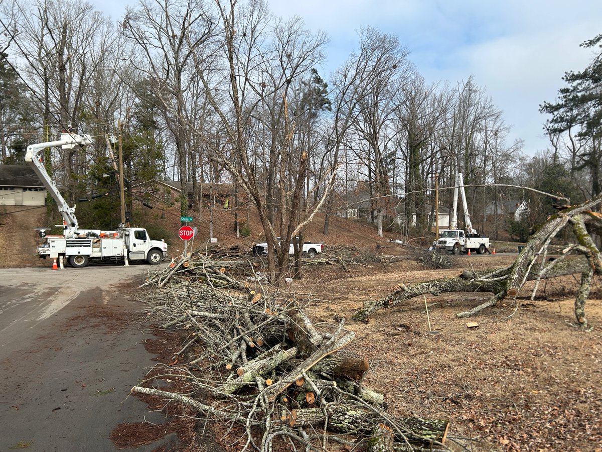 NorthEastPower's tweet photo. UPDATE - Wednesday, 2/4 - 12:15 p.m. - We are making progress. We currently have 7400 members without power. We have information about specific areas in the service territory during our evening update. Thank you for your continued patience and understanding. https://t.co/fgpmYhCJ2O